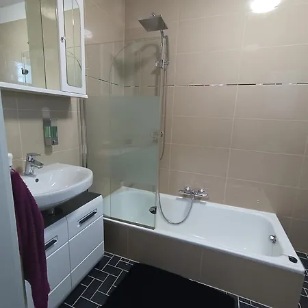 Silvia Apartment *